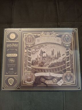 Warner Bros. Harry Potter Hogwarts Castle Puzzle - Brown & Gold